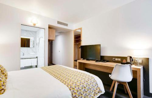 Loches Hotel | Brit Hotel Confort Loches