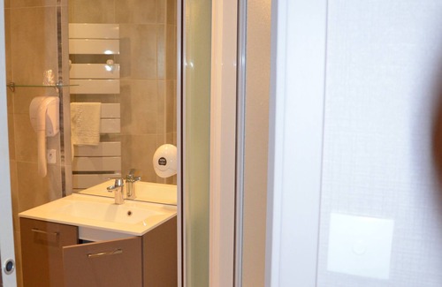 L'Aigle Hotel | Brit Hotel du Dauphin