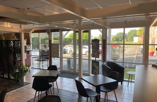 Lescar Hotel | Brit Hotel Essentiel Pau Lescar