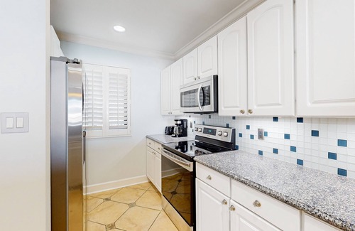 Orange Beach East Condo | Broadmoor 1203 | Oceanfront condo in Orange Beach with resort amenities