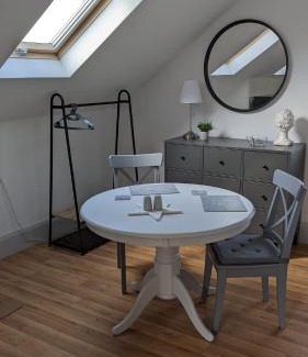 Lisnagunogue Apartment | Brodleys' Hill Studio 286d