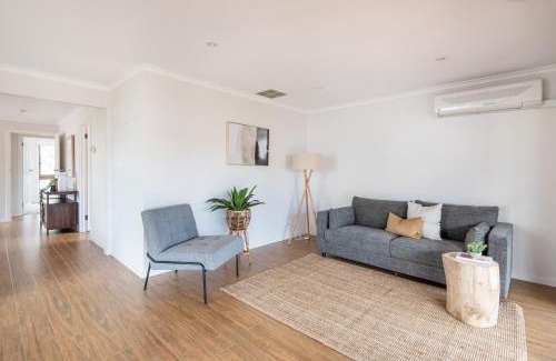 Safety Beach House | Brooklyn Beach Abode Walk to the beach
