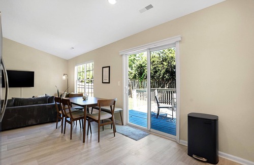 Brownsburg House | Brownsburg B&B - Relax at this newly renovated home in Downtown Brownsburg!