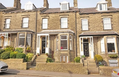 Skipton House | Brylie House, Large Central Family Home