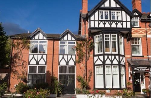 Colwyn Bay House | Bryn Woodlands House
