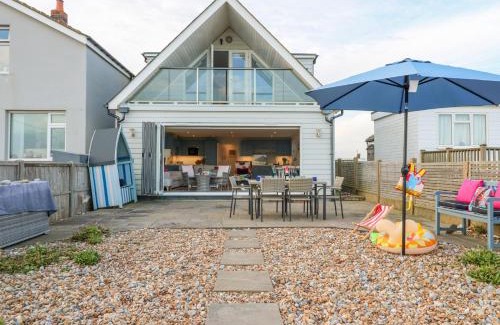 Pevensey House | Bucket and Spades- Right on the Beach