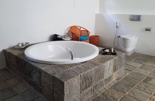 Rekawa Hotel | Buckingham Place