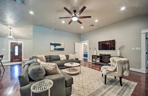 Buda House | Buda Home with Deck and Fire Pit - 15 Mi to Austin!