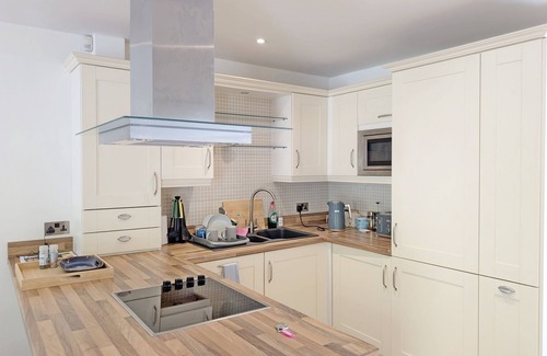 Easebourne Cottage | Budgenor Lodge - Midhurst - a family house that sleeps 4 guests in 2 bedrooms
