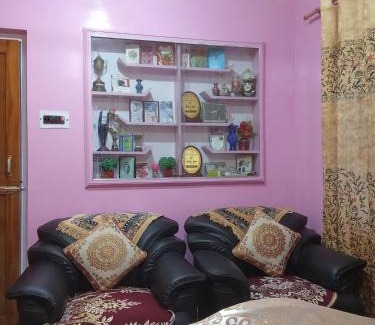 Rajbagh House | Budget friendly House Rajbagh Srinagar Kashmir