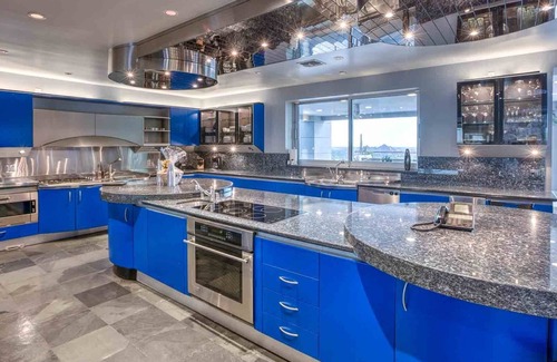 Red Rock North House | Built Into the Mountain, Made to Impress—A Mansion of Legendary Views