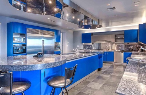 Red Rock North House | Built Into the Mountain, Made to Impress—A Mansion of Legendary Views