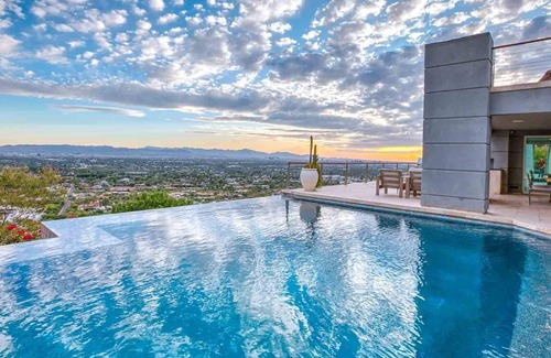 Red Rock North House | Built Into the Mountain, Made to Impress—A Mansion of Legendary Views