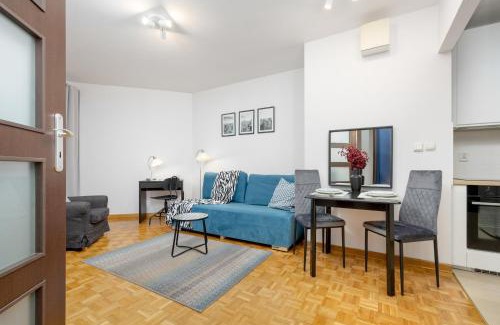 Mokotow Apartment | Bukowińska Apartment with Balcony and Parking and Swimming Pool by Noclegi Renters