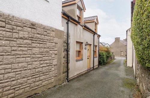 Nefyn House | Bull Bach Old Smithy