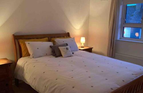 Dunkineely House | Bumblebee Cottage
