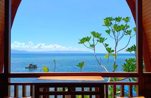 Bunaken Resort | Bunaken 18 Diving Resort and Cafe