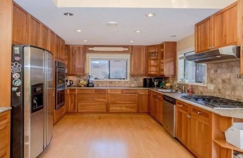 Delta House | Bungalow close to beach, Tsawwassen Town Centre Mall, Victoria Ferry Terminal