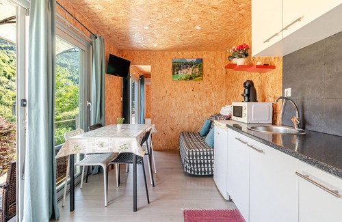 Ventosa House | Bungalow 'Quintinha Da Aldida' with Mountain View, Wi-Fi and Air Conditioning