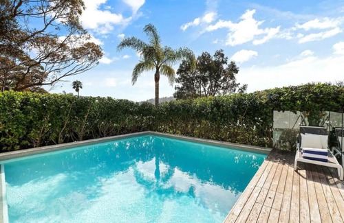 Newport House | Bungan Beach Pad - Relax by the Pool
