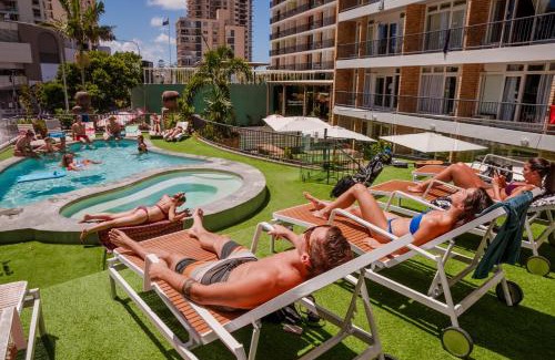 Surfers Paradise Hostel | Bunk Surfers Paradise International Backpacker Hostel
