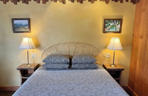 Winthrop Hotel | BunkHouse Inn Room 5-Dog Friendly,Walk to Downtown Winthrop!