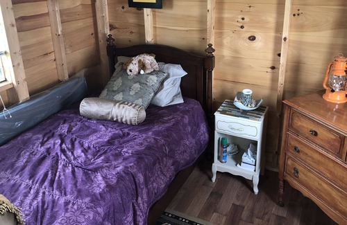 Kawartha Lakes Cabin | Bunkie on the lake