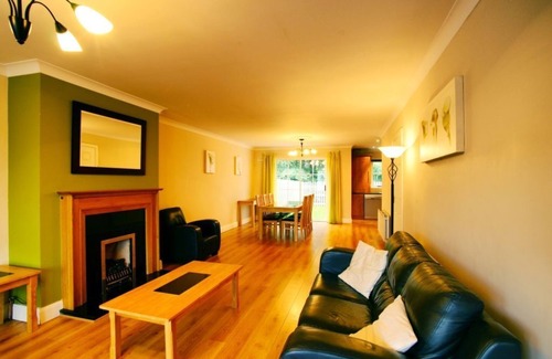 Bunratty Apartment | Bunratty West 4023 - a two story that sleeps 6 guests in 3 bedrooms