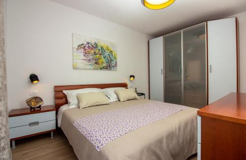 Vranjic Apartment | Bura2 , with private parking in the garage