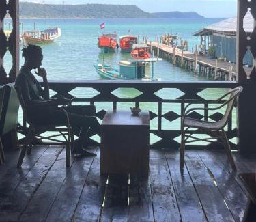 Koh Rong House | Burce Wood & Social House