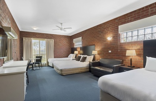 Swan Hill Hotel | Burke And Wills Motor Inn Swan Hill