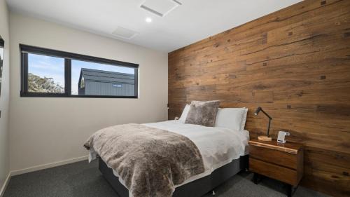 Hotham Heights Ski Chalet | Burramungee - 5 Bedroom Chalet