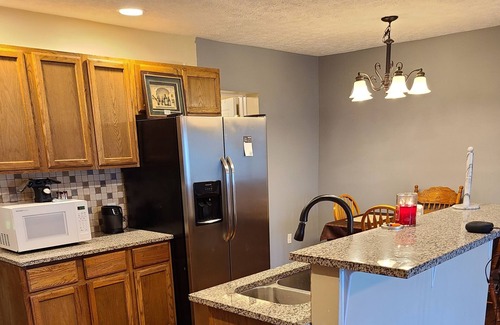 Portsmouth House | Business Travelers- Perfect home away from home! 3 Bed, 2 full bath home.