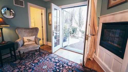 Milton Hotel | Butter milk falls inn