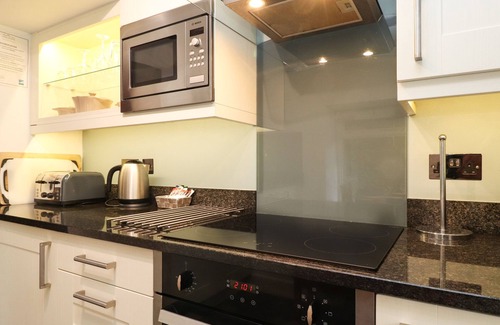 Troutbeck Cottage | BUTTERCUP COTTAGE, pet friendly, with open fire in Troutbeck