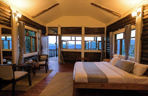 Nkuringo Hotel | Bwindi Orugano Lodge