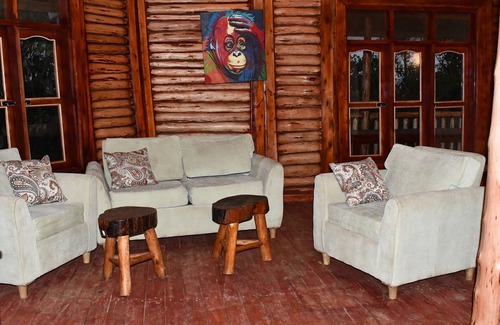 Nkuringo Hotel | Bwindi Orugano Lodge