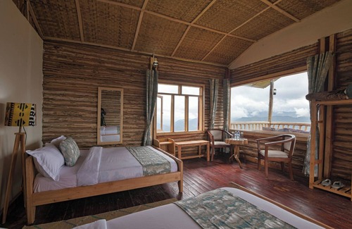 Nkuringo Hotel | Bwindi Orugano Lodge