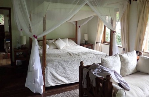 Nkuringo Hotel | Bwindi Safari Lodge