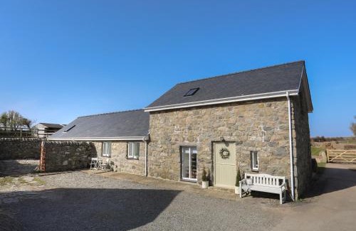 Nefyn House | Bwthyn Gwenyn Yr Haf Summer Bee Barns