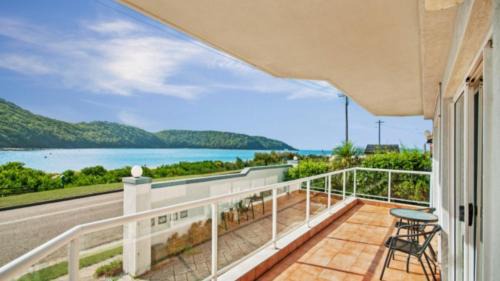 Ettalong Beach House | By The Beach - Waterfront Ettalong Beach