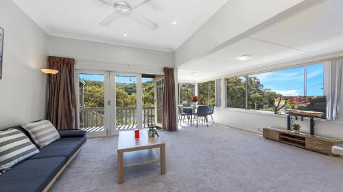 Horsfield Bay House | By The Waterside Horsefield Bay