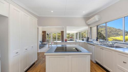 Horsfield Bay House | By The Waterside Horsefield Bay