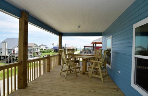 Crystal Beach House | Byrd's Nest: 3 BR, 2 BA House in Port Bolivar, Sleeps 10
