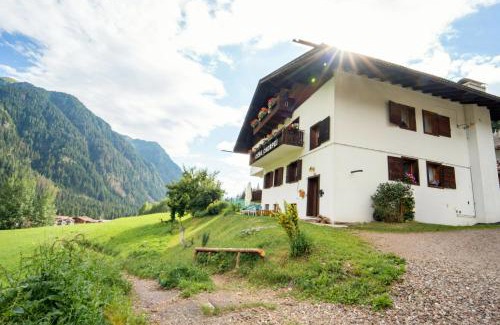 Campitello di Fassa House | Cèsa Cherpei - Dog Friendly