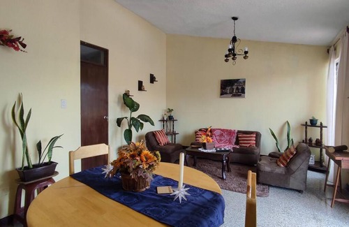 Zona 11 Apartment | Cómodo y centrico apartamento en zona 11