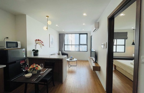Trung Hoa Nhan Chinh Apartment | Căn hộ 1 phòng ngủ, 1 phòng khách - Vinhomes D'Capitale