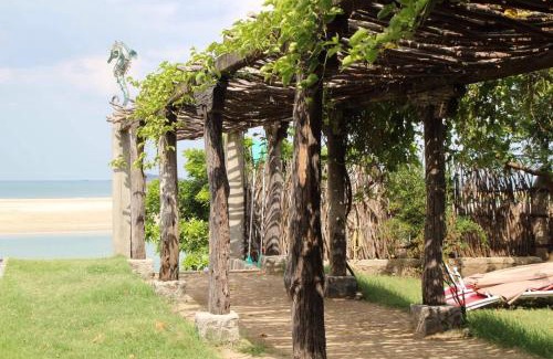 Kumpurupiddi Hotel | C Beyond Nilaveli