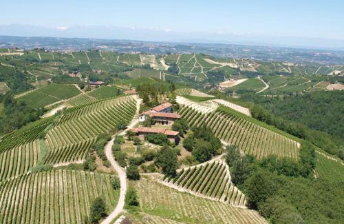Trezzo Tinella House | C der Forn, the Bread Oven House, in Cascina Bricchetto Langhe, Piedmont- Italy