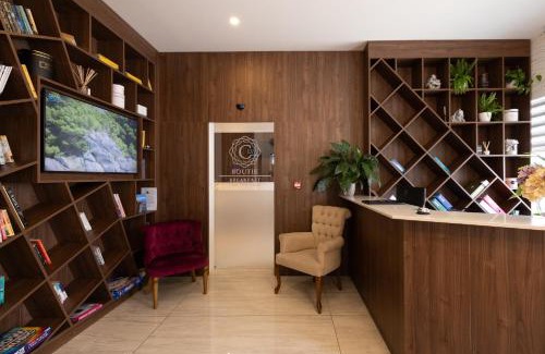 Tal-Ibrag Hotel | C'est La Vie Boutik Swieqi